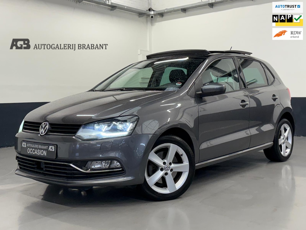 Volkswagen Polo - 1.2 TSI Highline Automaat/Pano/Led/Alcantara/ - AutoWereld.nl