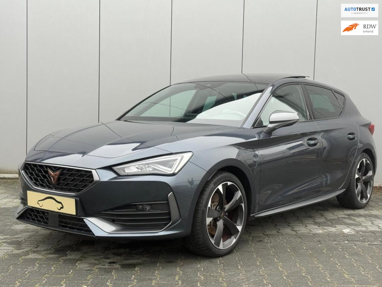 CUPRA Leon - 1.4 e-Hybrid VZ Copper Edition / Pano / Sfeerverlichting / 18'' LM - AutoWereld.nl