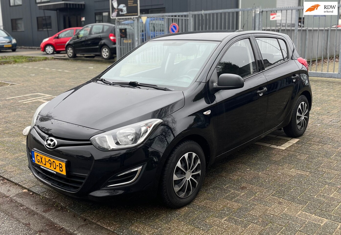 Hyundai i20 - 1.2i Black Pack | 5DR | Airco | Nieuwe APK - AutoWereld.nl