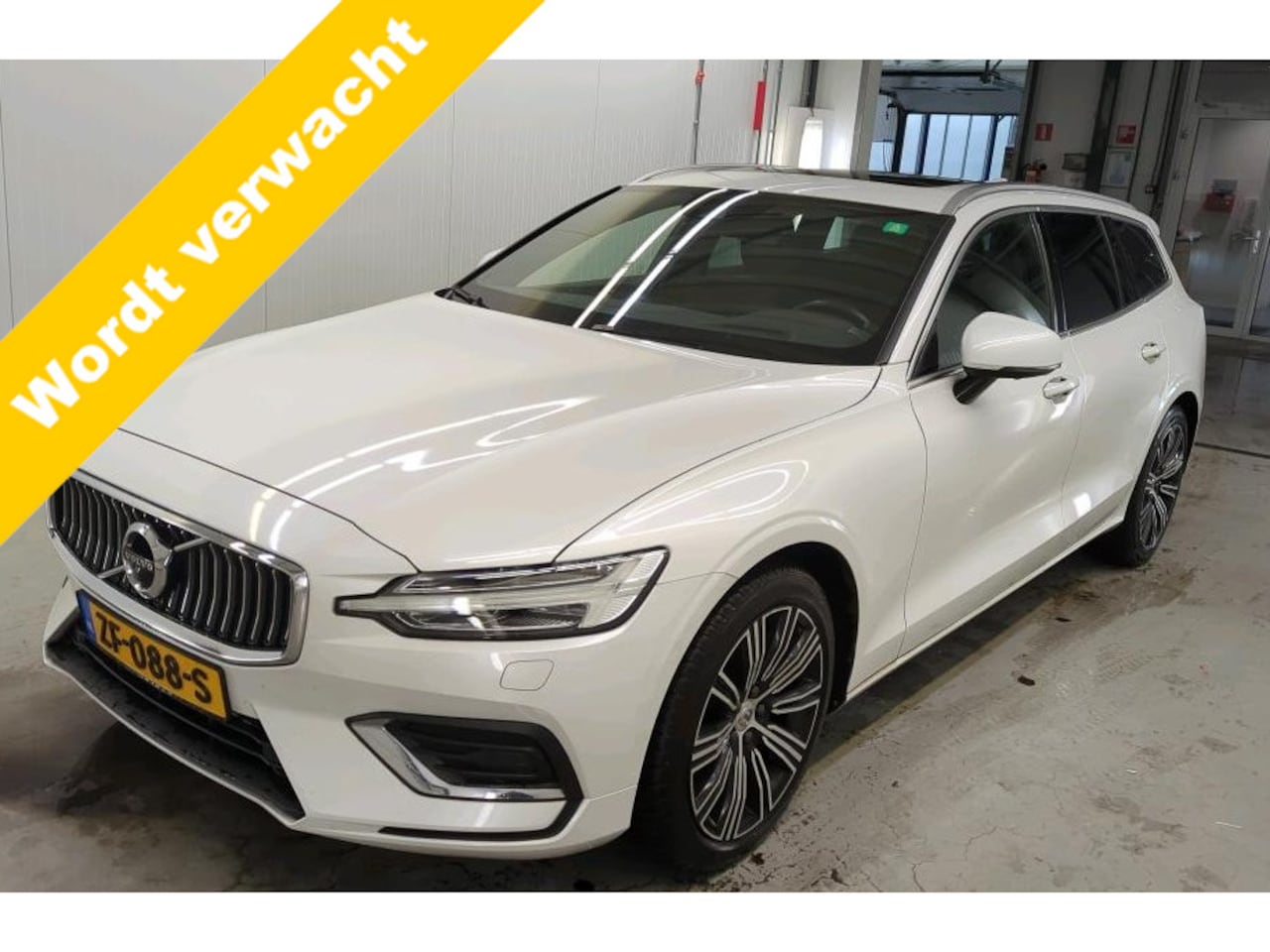 Volvo V60 - 2.0 T5 250 pk Inscription Navi Panoramadak Nappa Leer Elek stoelen Verwarmd Koeling Standk - AutoWereld.nl