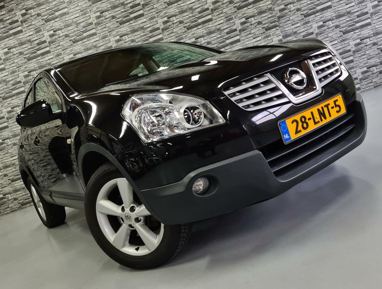 Nissan Qashqai - 2.0 Acenta 4WD *Automaat*PDC*Trekhaak*NAP*! - AutoWereld.nl