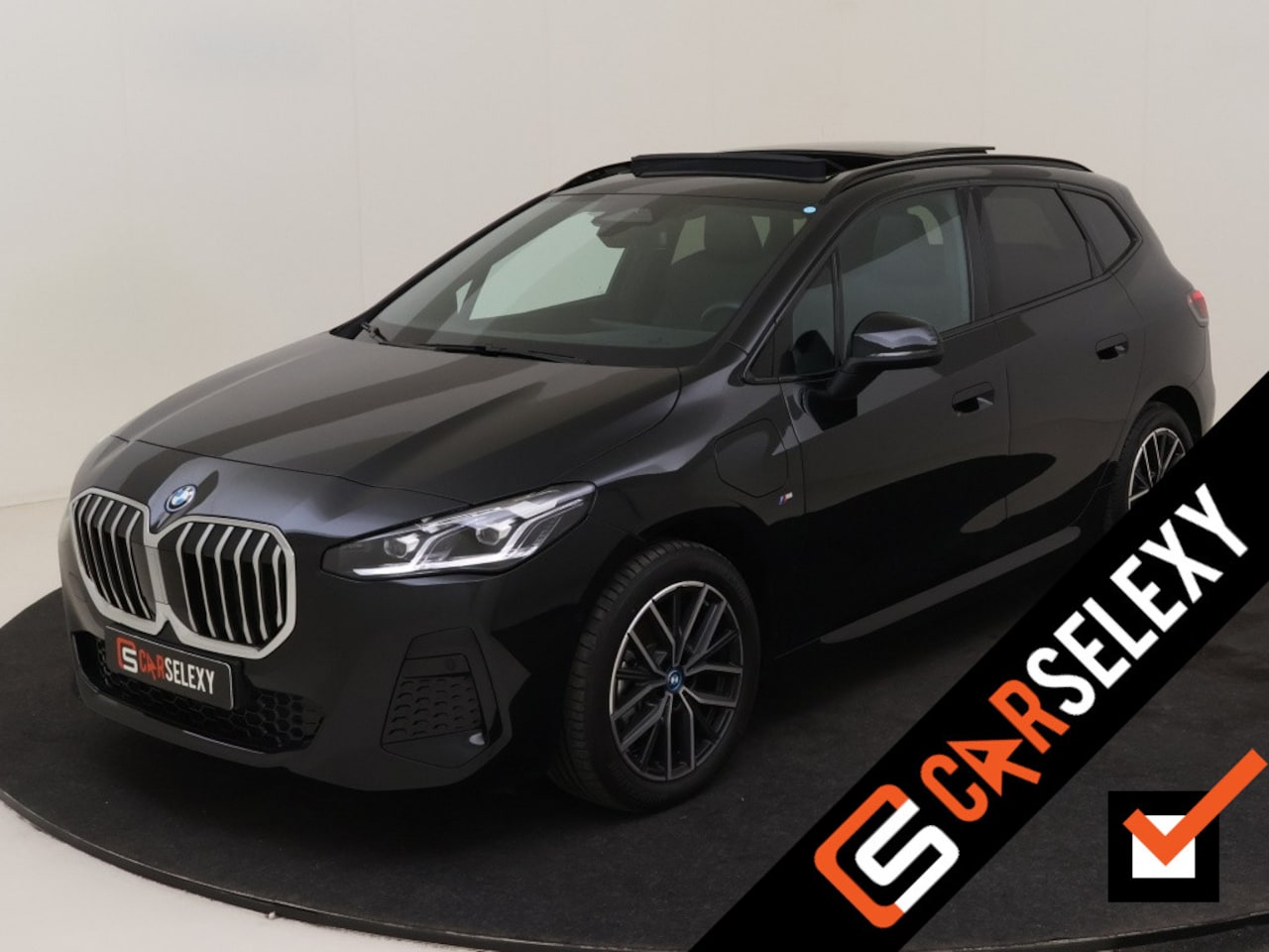 BMW 2-serie Active Tourer - 225e xDrive M Sport | Electr. Panodak | Electr. uitklapbare trek - AutoWereld.nl