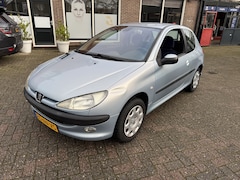 Peugeot 206 - 1.4-16V Gentry