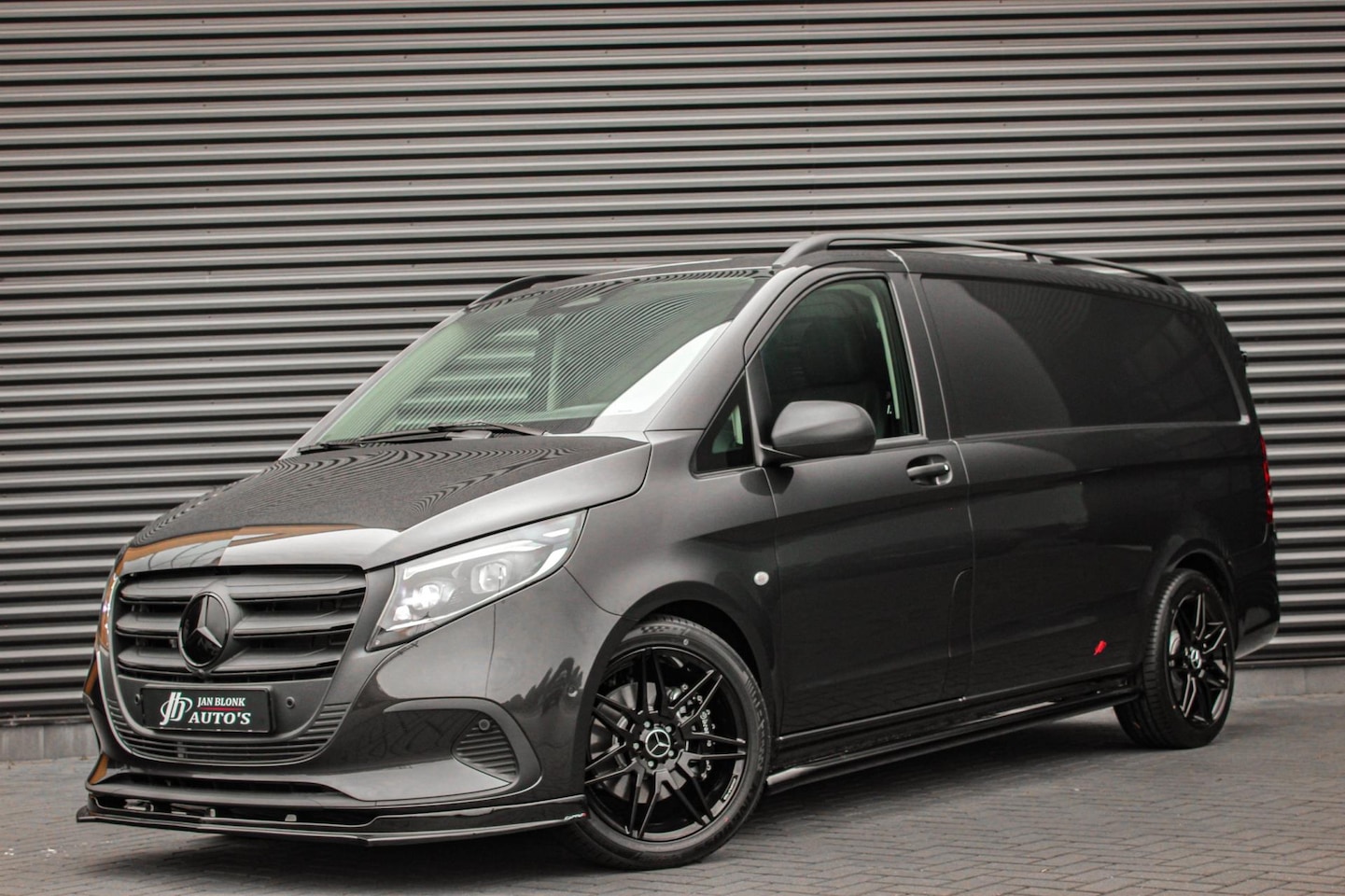 Mercedes-Benz Vito - 114 CDI L2 SELECT LANG LEDEREN BEKLEDING / 1XSCHUIFDEUR / CLIMTE CONTROL / VERLAAGD / AMG - AutoWereld.nl