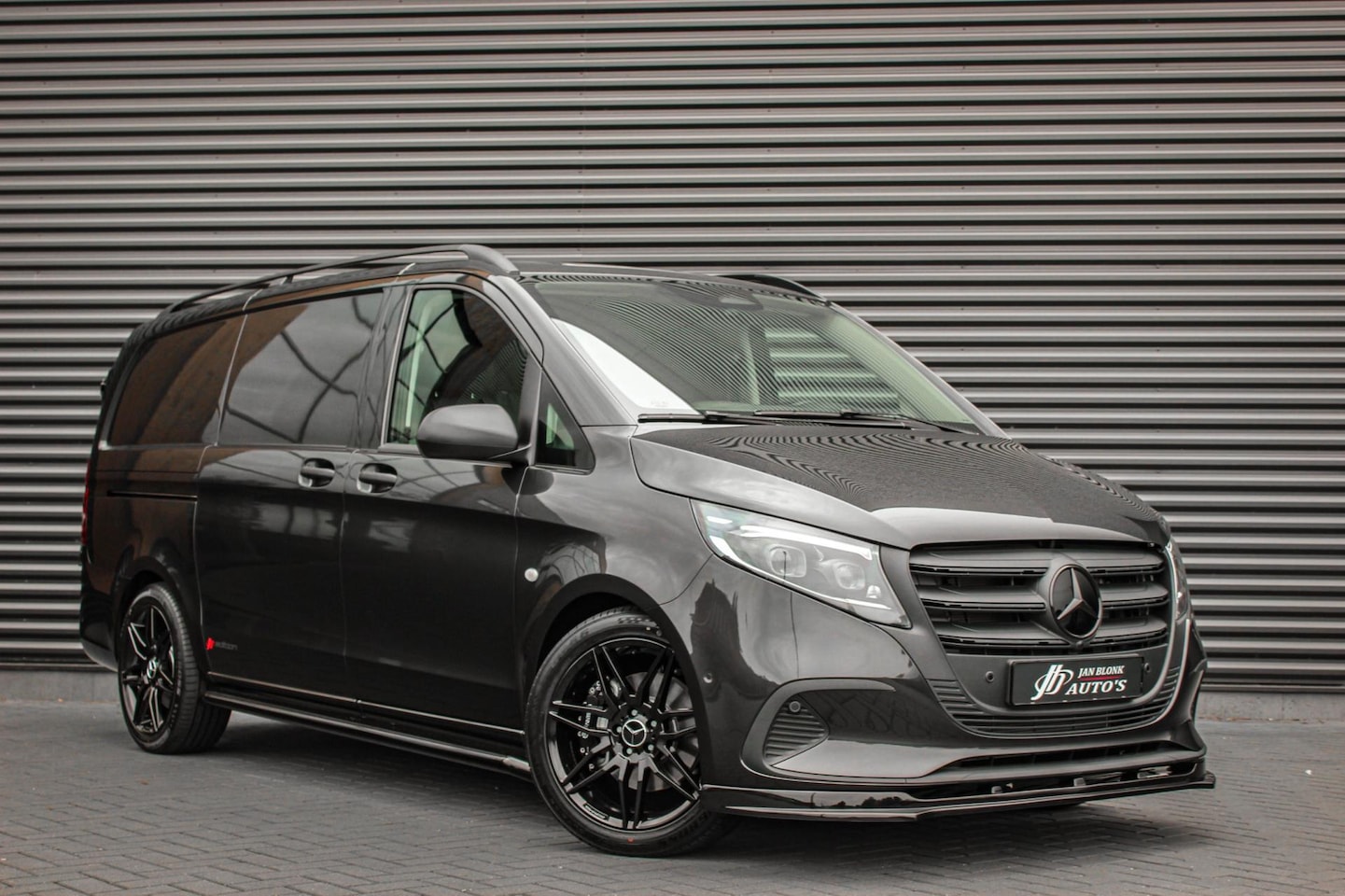 Mercedes-Benz Vito - 114 CDI L2 SELECT LANG LEDEREN BEKLEDING / 1XSCHUIFDEUR / CLIMTE CONTROL / VERLAAGD / AMG - AutoWereld.nl