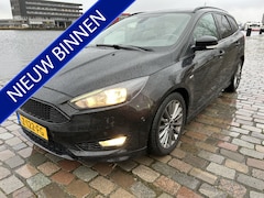 Ford Focus Wagon - 1.0 ST-Line navi airco/ecc nieuwstaat