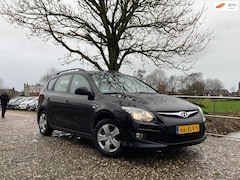 Hyundai i30 CW - 1.6i i-Drive Cool | Airco + ''196.000''KM Nu € 4.975,