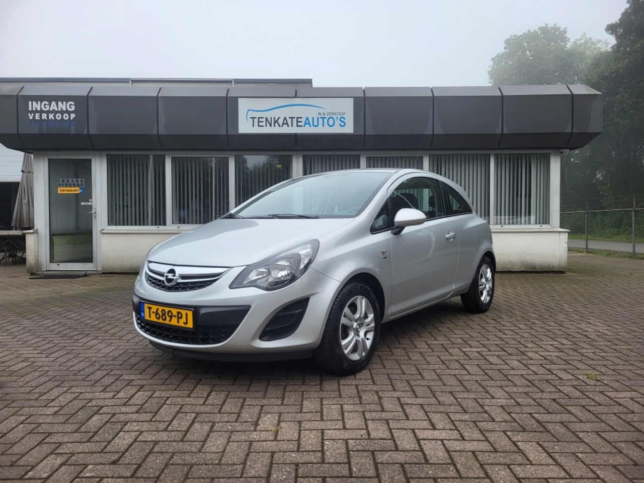 Opel Corsa - 1.4-16V Airco Cruise control Lichtmetaal - AutoWereld.nl