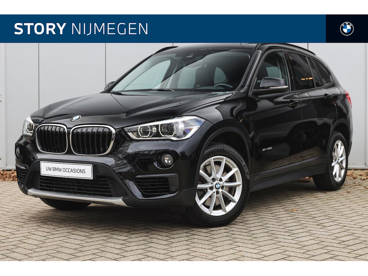 BMW X1 - sDrive20i High Executive Automaat / Panoramadak / Achteruitrijcamera / Sportstoelen / Head - AutoWereld.nl