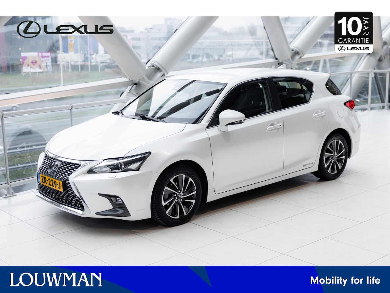 Lexus CT 200h - Edition 30 | Adaptieve Cruise Control | Navigatie | - AutoWereld.nl