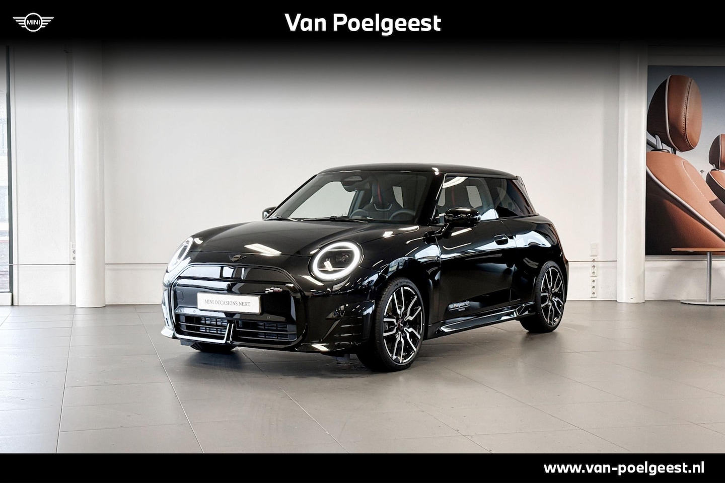 MINI John Cooper Works - 3-deurs E Cooper 40.7 kWh | JCW | Harman Kardon | Glazen Panoramadak | Geheugenstoelen | S - AutoWereld.nl