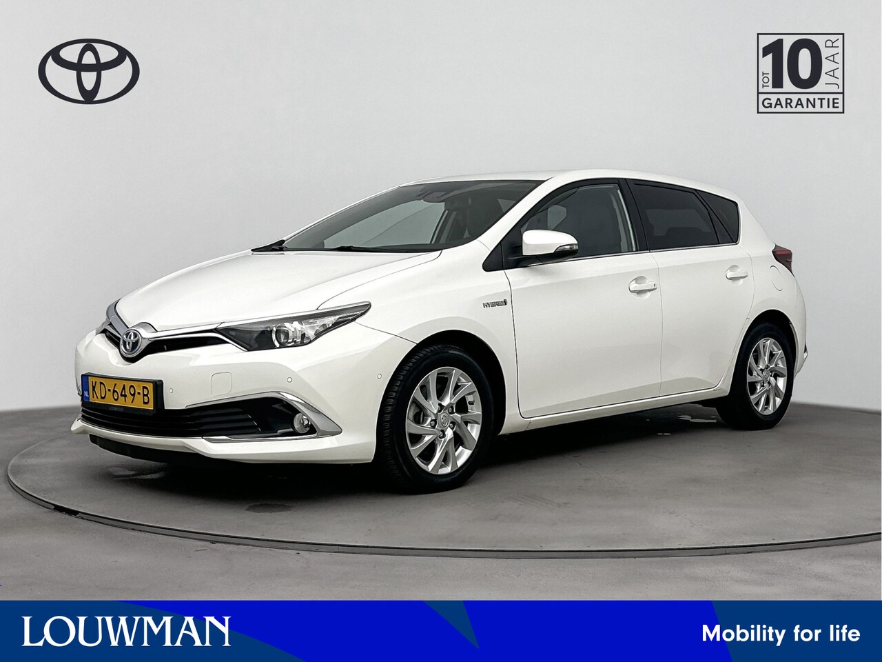 Toyota Auris - 1.8 Hybrid Executive | Navigatie | Verwarmde voorstoelen | - AutoWereld.nl