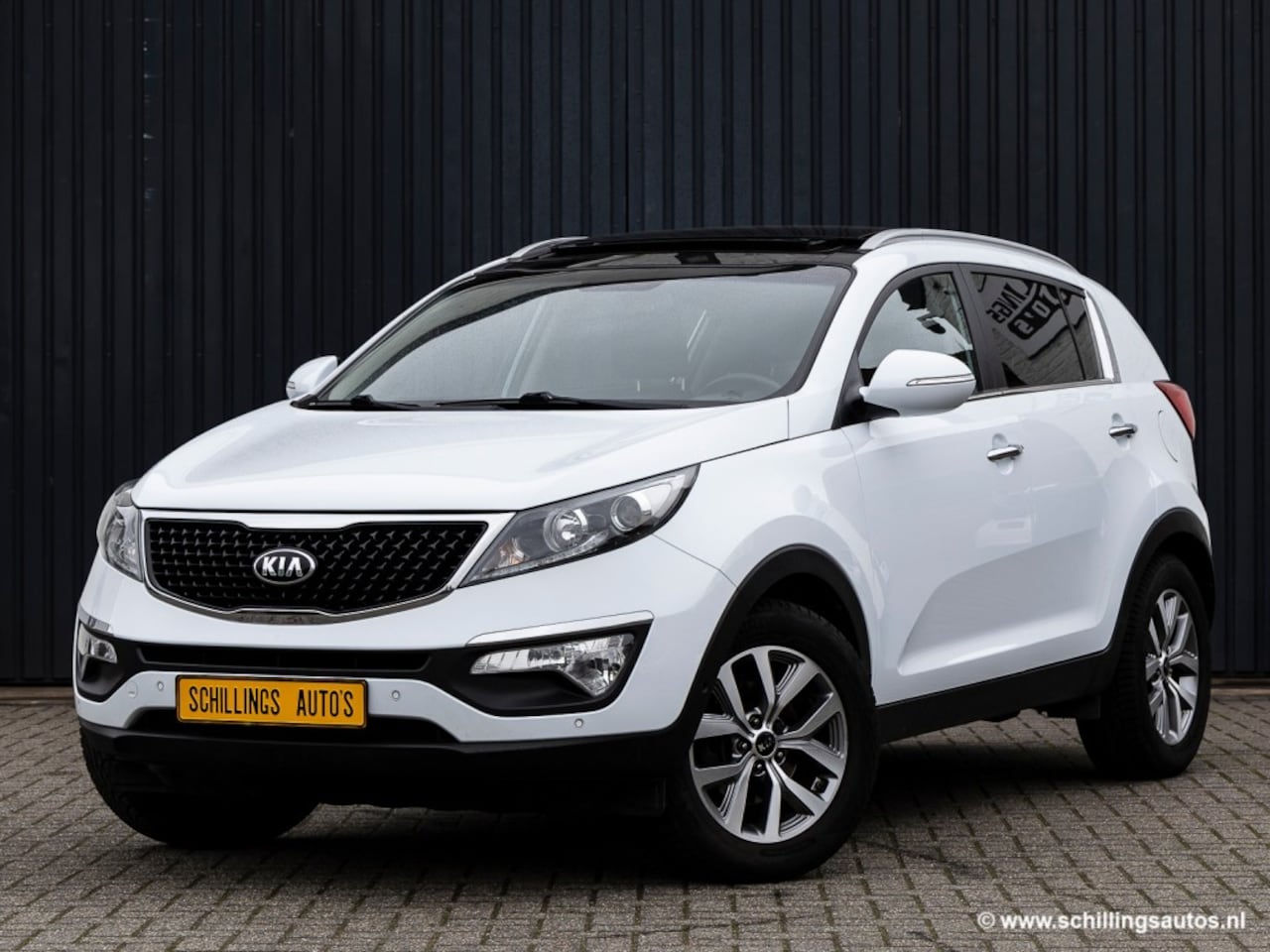 Kia Sportage - 1.6 GDI Dynamic Plus Line Leer Panoramadak Navi Camera - AutoWereld.nl