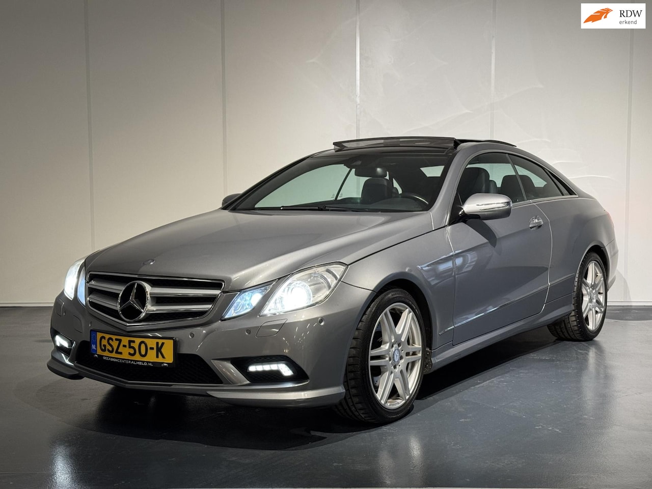 Mercedes-Benz E-klasse Coupé - 500 Elegance AUT /Clima/Pano/Navi/Full Option - AutoWereld.nl