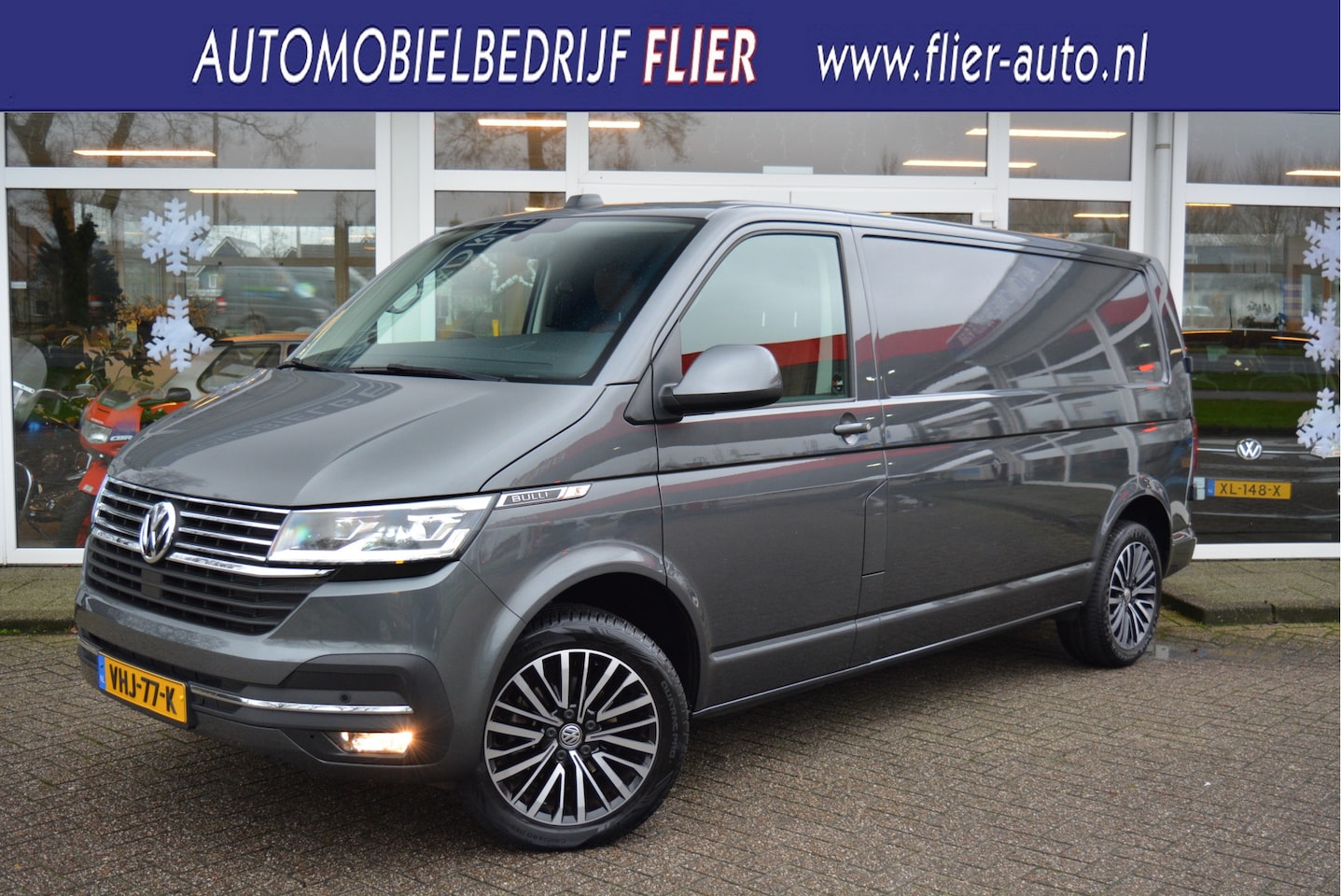 Volkswagen Transporter - 2.0 150PK L2 Bulli DSG | Leder | Orig. NL | - AutoWereld.nl