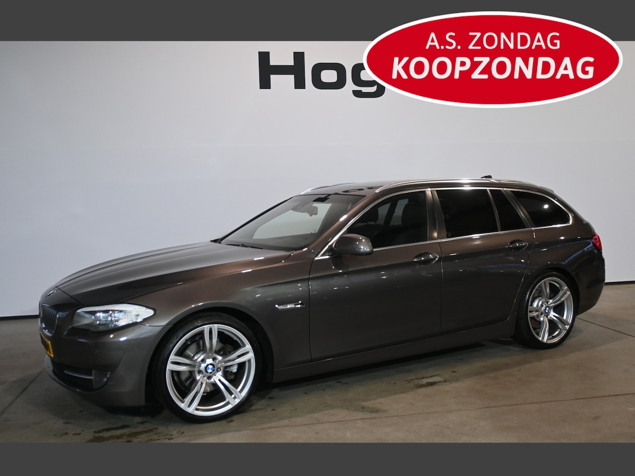 BMW 5-serie Touring - 523i High Executive Automaat Navigatie Panoramadak Xenon Rijklaarprijs Inruil Mogelijk! - AutoWereld.nl