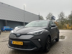 Toyota C-HR - 1.8 Hybrid Dynamic | CAM | 18" LMV | Leder/Stof | Cruise & Climate C. | Navigatie |