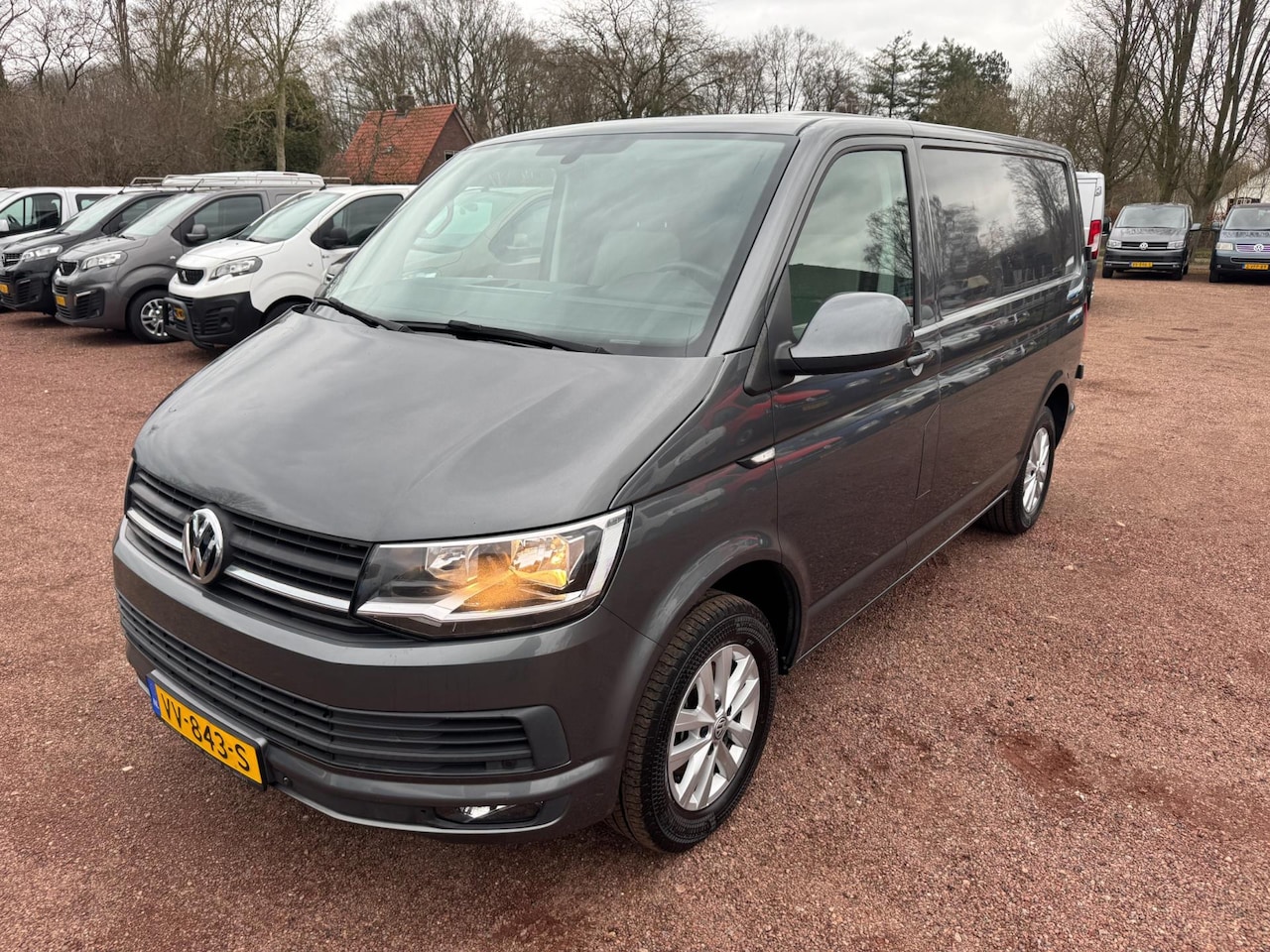 Volkswagen Transporter - 2.0 TDI L1H1 Highline Leer / Navi / Cruise - AutoWereld.nl