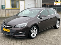 Opel Astra - 1.4 TURBO 120 PK 6 BAK Bj 2014 Berlin 1e Eig Weinig Km, s Ecc Airco Prof Navi Cruise Contr