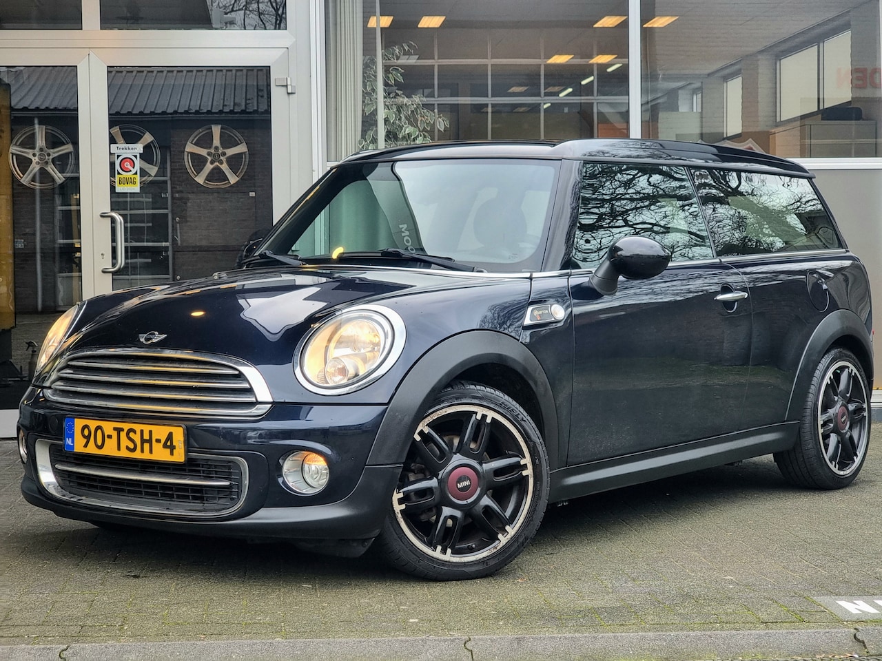 MINI Clubman - Mini 1.6 Cooper Hampton PANO / NAVI / VOL LEDER - AutoWereld.nl