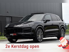 Porsche Cayenne - 3.0 E-Hybrid. Sport Design, Chrono, Pano, Luchtv, 18 Weg, ACC, 360, Keyless, Bose, Trekh,