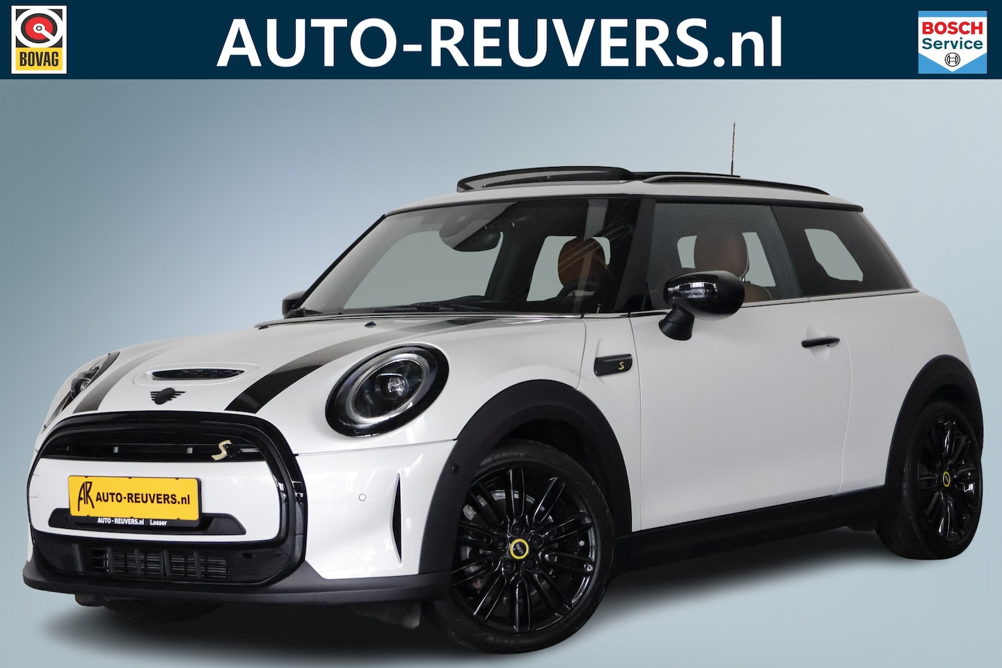 MINI Mini-Electric - Classic 33 kWh / Panorama / Leder / HarmanKardon / HUD / LED - AutoWereld.nl