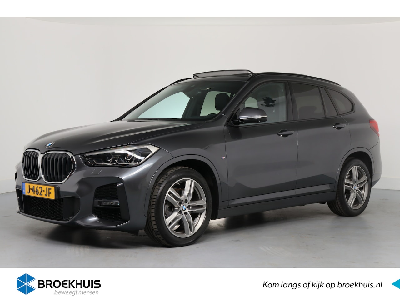 BMW X1 - sDrive18i High Executive | M-Pakket | Open Dak | LED | Sportstoelen | Clima | Navi-Prof | - AutoWereld.nl