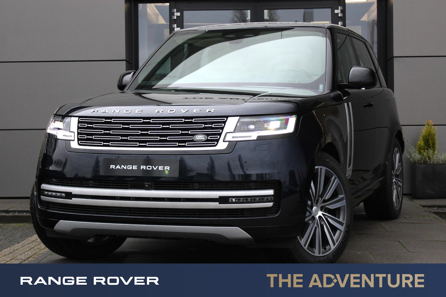 Land Rover Range Rover - P460e Autobiography | Constellation Blue - AutoWereld.nl