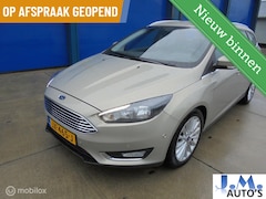 Ford Focus Wagon - 1.0 Titanium ZEER NETTE VOL OPTIES