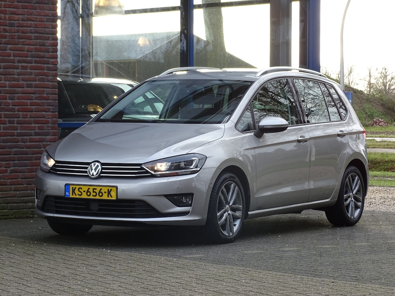 Volkswagen Golf Sportsvan - 1.4 TSI Highline TREKHAAK - AutoWereld.nl