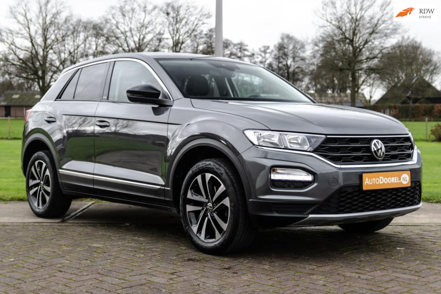 Volkswagen T-Roc - 1.5 TSI Automaat Navigatie - AutoWereld.nl