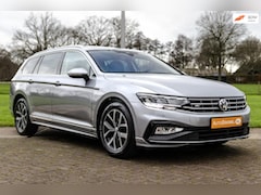 Volkswagen Passat Variant - 1.5 TSI R-Line Panoramadak Navigatie