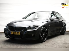 BMW 3-serie - 316i M Sport Edition ORG NL [ Alcantara 19 Inch Breedset Bi-Xenon Parkeersensoren Navigati