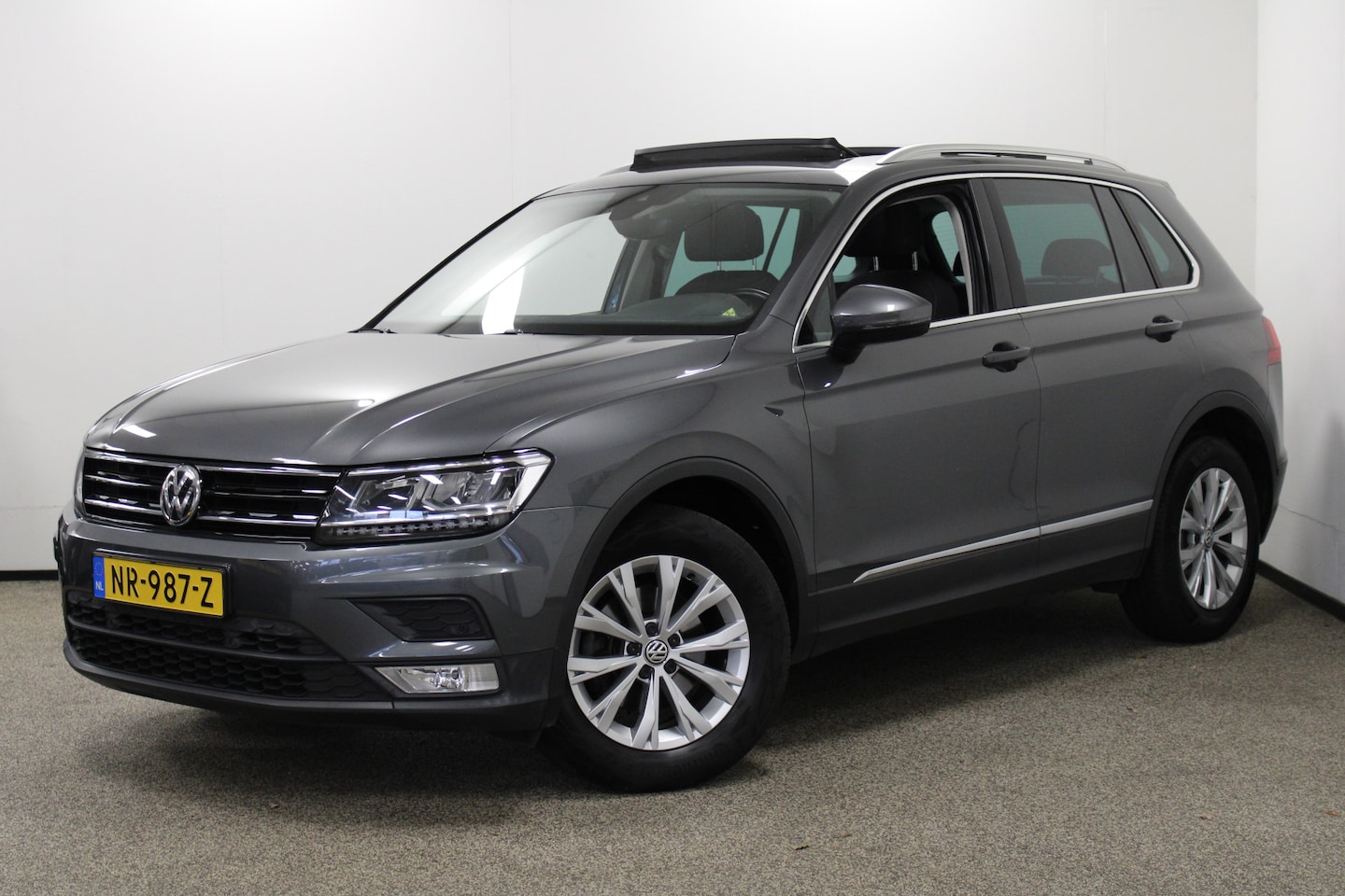 Volkswagen Tiguan - 1.4 TSI Comfortline Pano|Massage|Stoelverw. - AutoWereld.nl