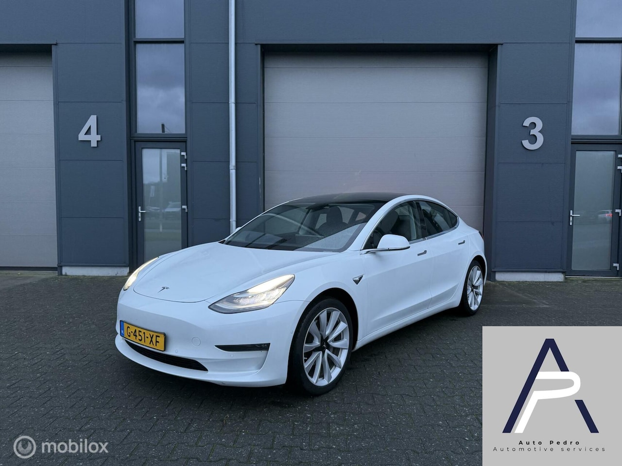 Tesla Model 3 - Long Range RWD Long Range AWD 75 kWh NAP TREKHAAK Incl. BTW - AutoWereld.nl