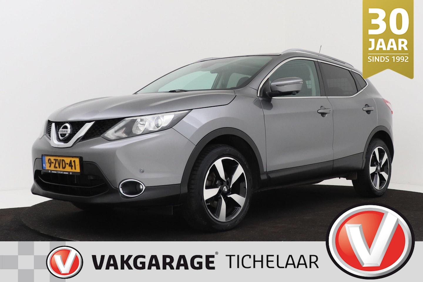 Nissan Qashqai - 1.2 Connect Edition | Trekhaak | Panoramadak | 360 Camera | Navigatie | - AutoWereld.nl