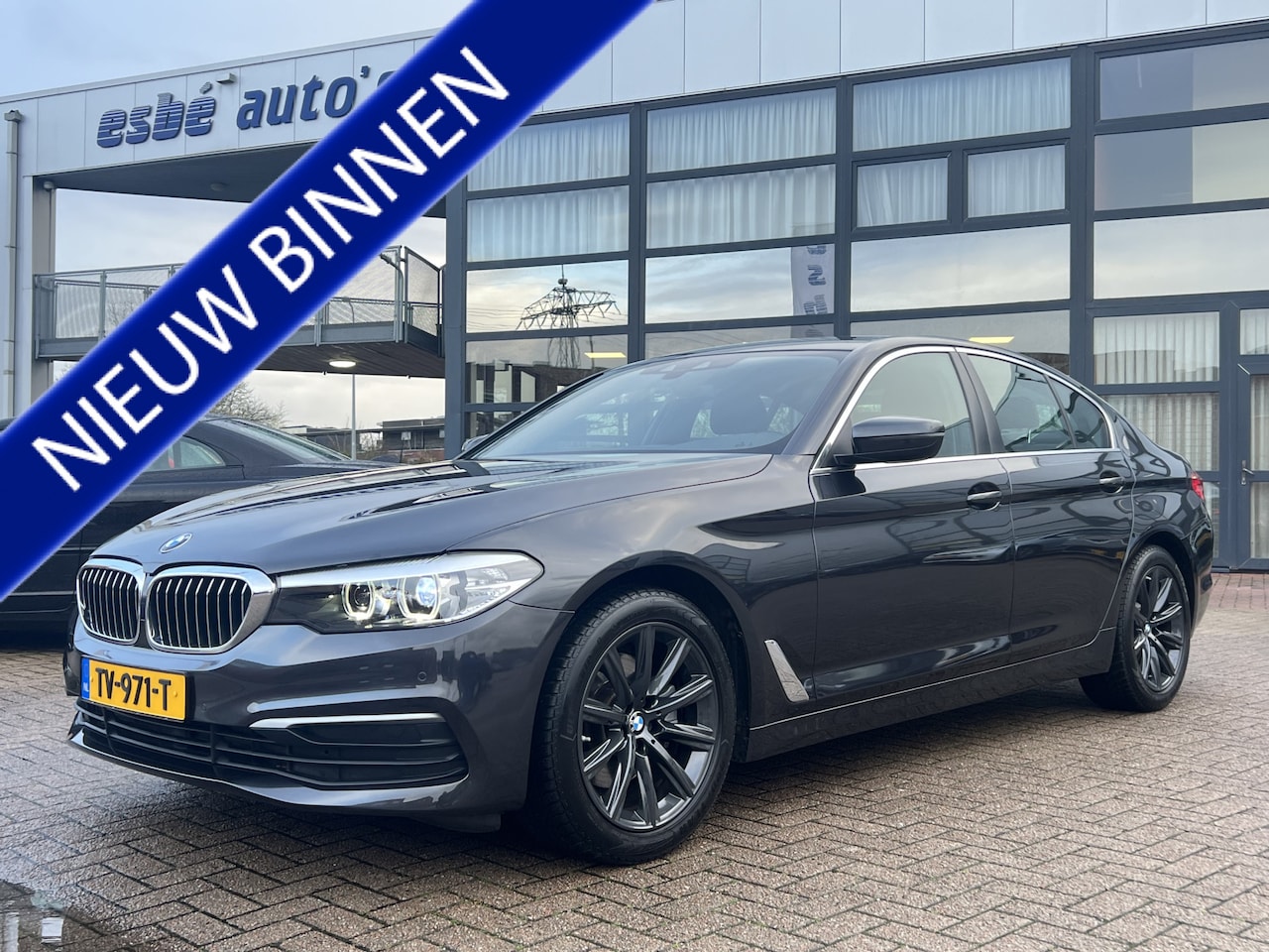 BMW 5-serie - 520i Automaat Corporate Lease Executive Navigatie Prof DAB Stoelverwarming Carplay 18 Inch - AutoWereld.nl