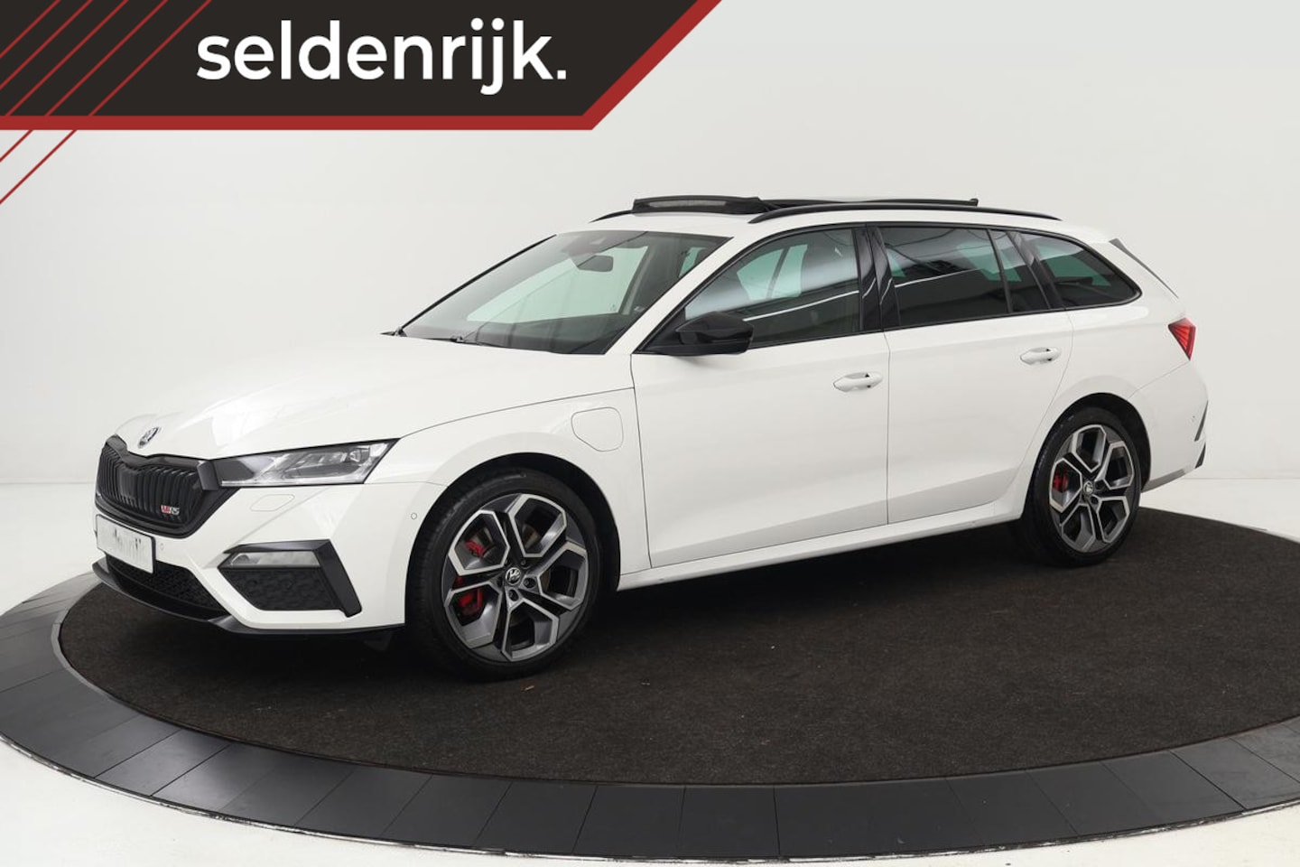 Skoda Octavia - 1.4 TSI IV PHEV RS | Panoramadak | Head-Up | Adaptive cruise | Stoel & stuurverwarming | C - AutoWereld.nl