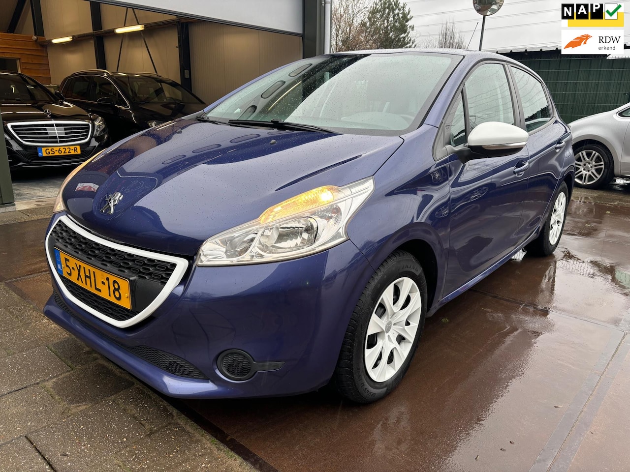 Peugeot 208 - 1.0 VTi LIKE 5D Airco Cruise - AutoWereld.nl