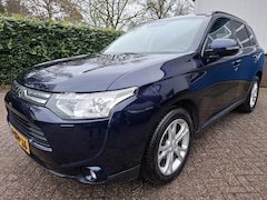 Mitsubishi Outlander - 2.0 Intense+ CLIMAT/CRUISE/NAVI/TREKHAAK/7-PERSOONS 150PK