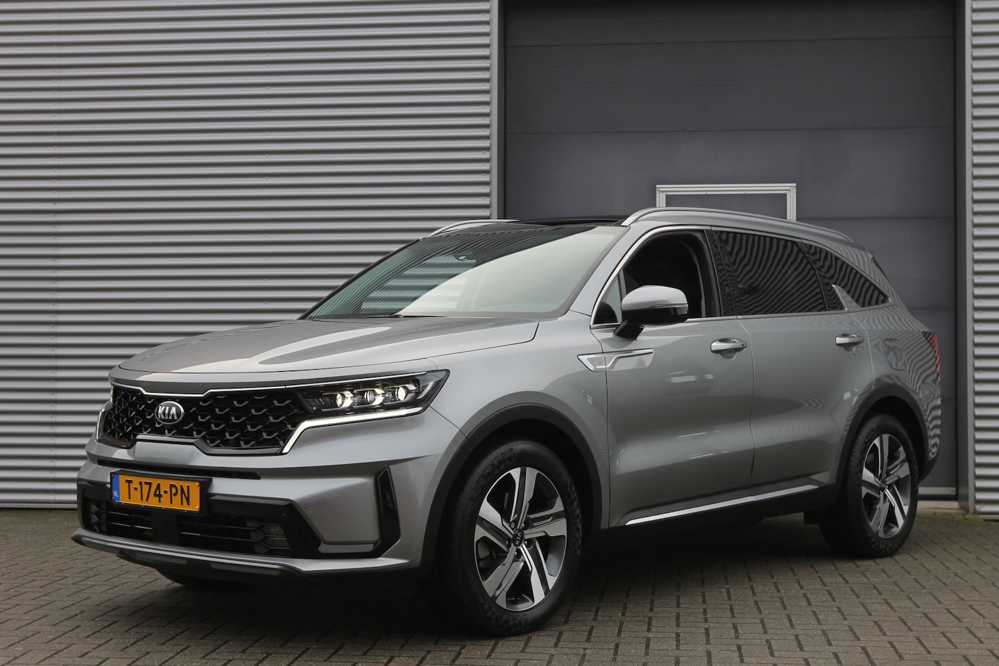 Kia Sorento - 1.6 T-GDI Plug-in Hybrid 4WD DynamicPlusLine I AUT. I PHEV I LEDER I CAMERA I PANO.DAK - AutoWereld.nl