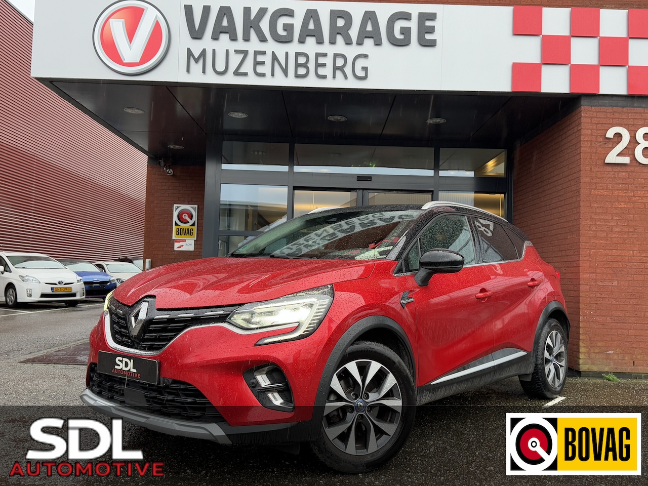 Renault Captur - 1.6 E-Tech Plug-in Hybrid 160 Intens / FULL LED // CAMERA+SENSOREN // HALF LEDER // BOSE A - AutoWereld.nl