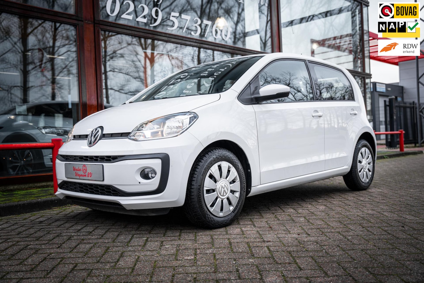 Volkswagen Up! - Move 1.0 | Automaat | Stoel verwarming | Maps and More | Airco | Electrische ramen | - AutoWereld.nl