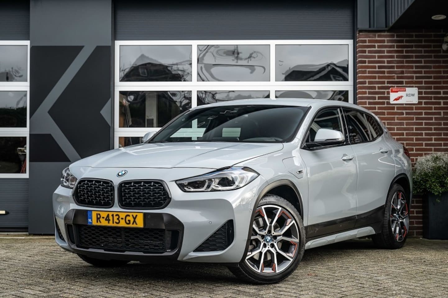 BMW X2 - xDrive25e High Executive | M Sport | Schaal stoelen | ACC | Head-Up | H/K | Trekhaak | Led - AutoWereld.nl