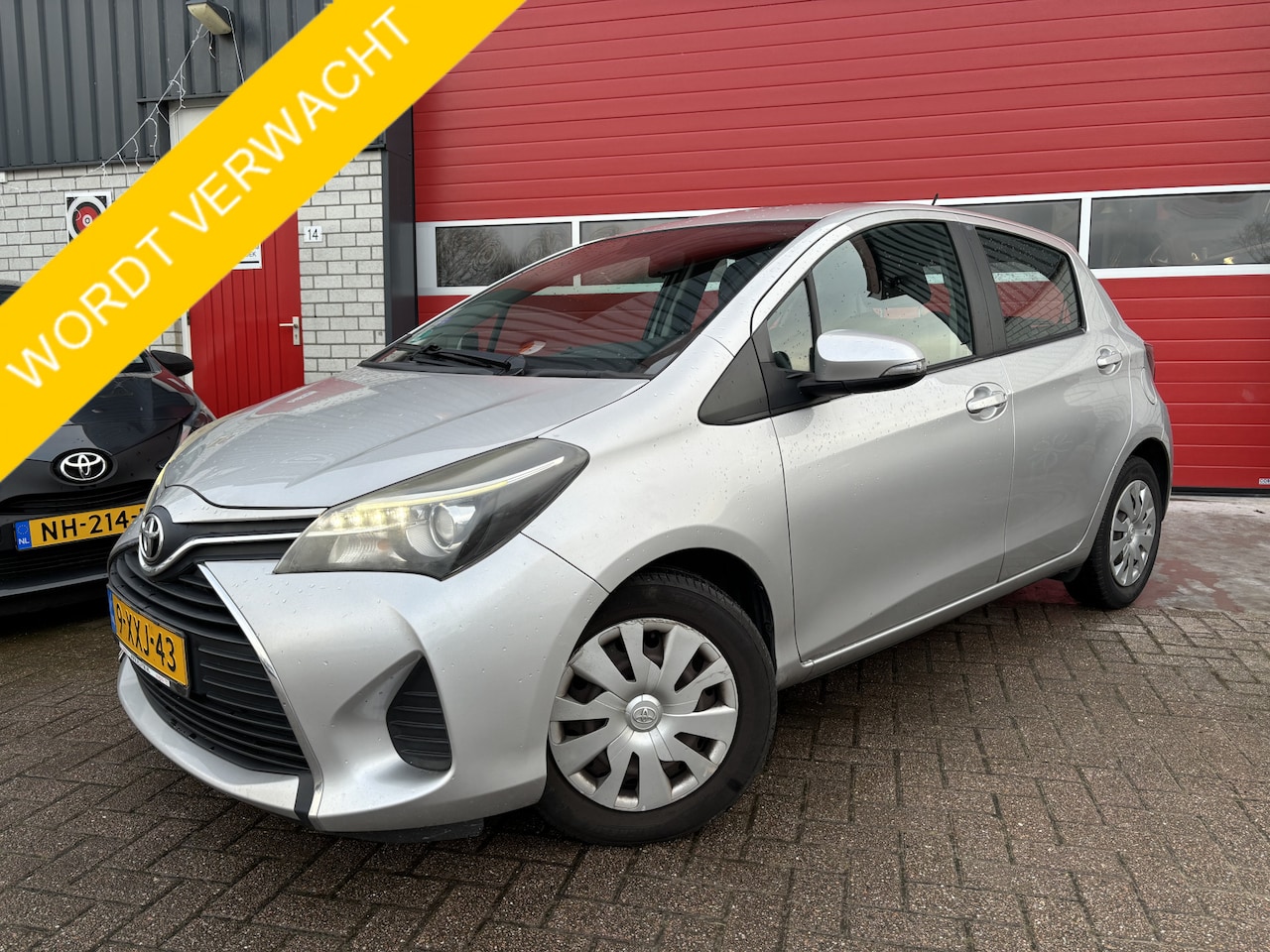 Toyota Yaris - 1.3 VVT-i Aspiration TREKHAAK / CAMERA / AIRCO / BLUETOOTH / CRUISE / NL-AUTO - AutoWereld.nl