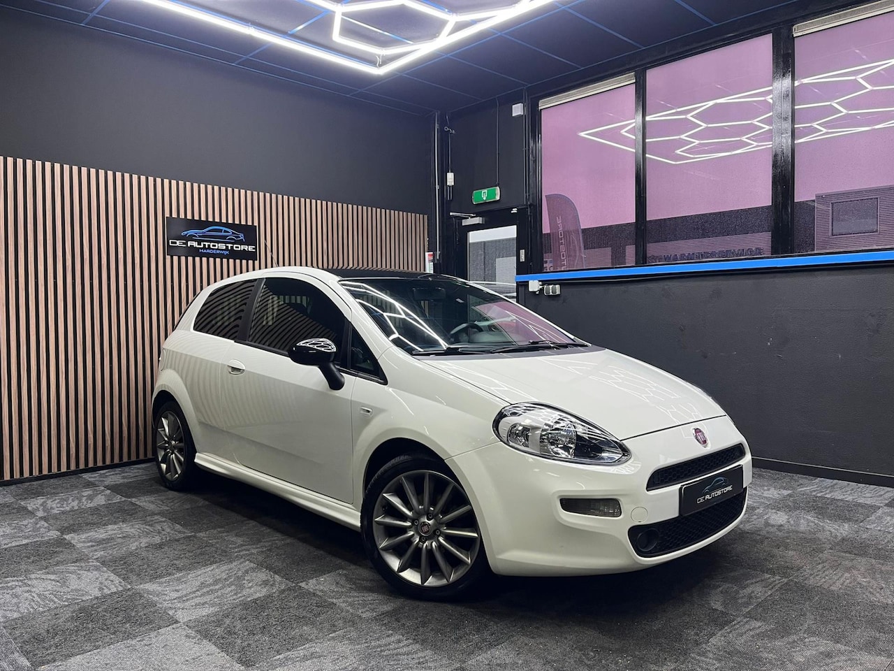 Fiat Punto Evo - 1.4 Sport Airco 1e Eig Zeer Nette Auto !!! - AutoWereld.nl