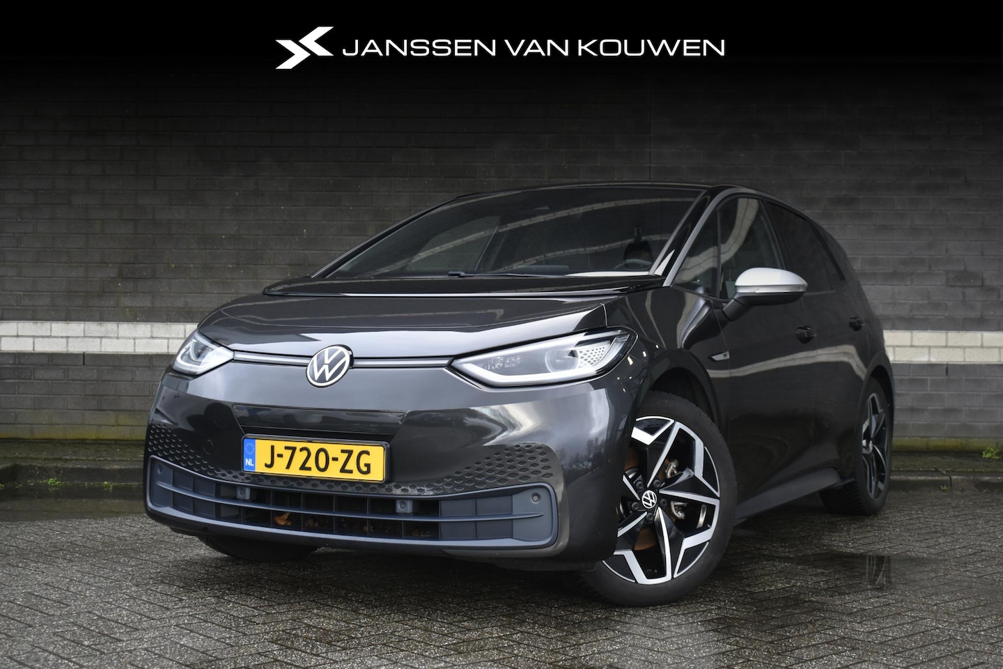 Volkswagen ID.3 - First Plus 58 kWh / Stoelverwarming / Navigatie / LED Koplampen / Camera / Allseason - AutoWereld.nl