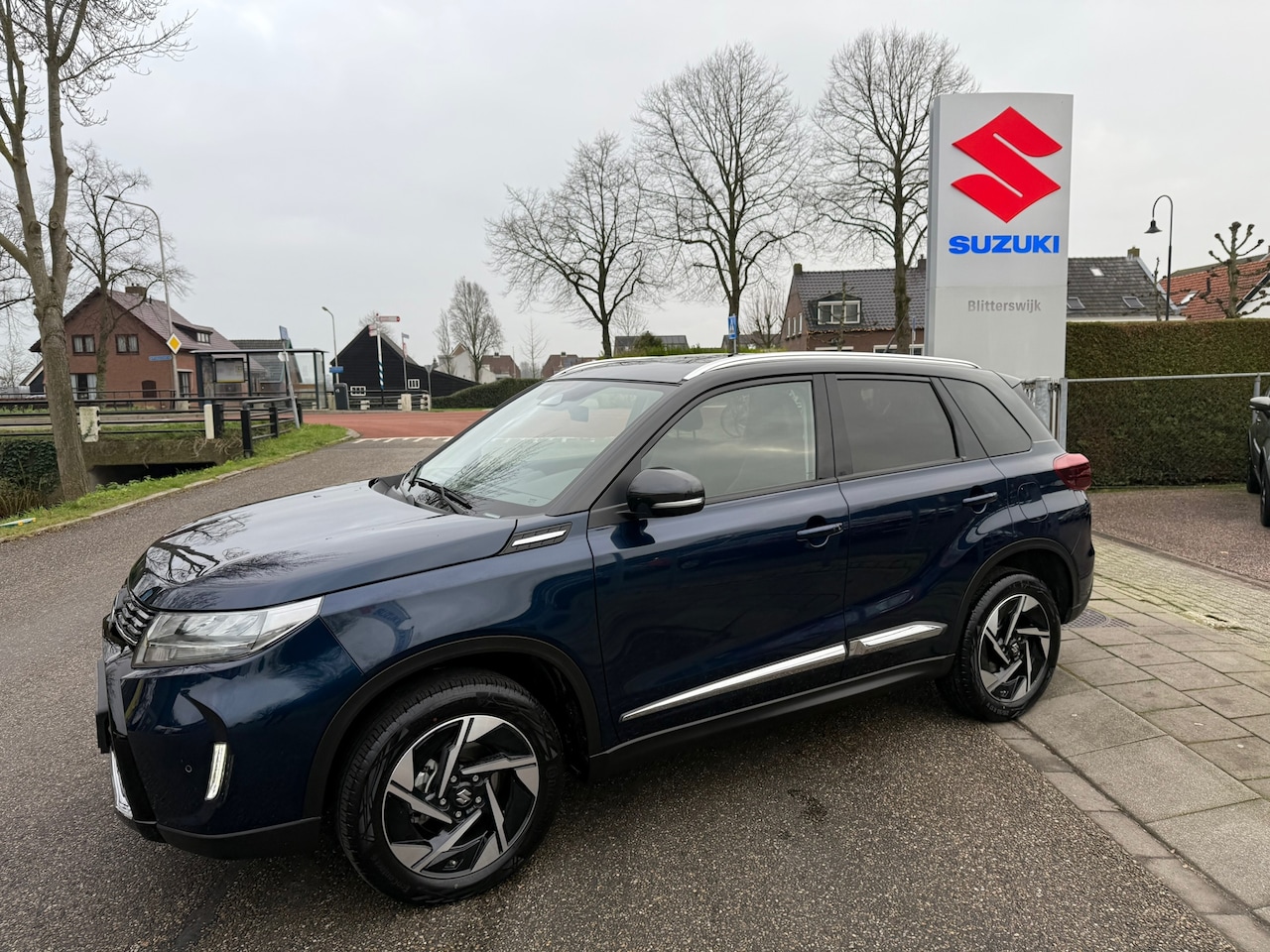 Suzuki Vitara - 1.4 Style 2025 MODEL // 1500 Kilo trekgewicht // 1e eigenaar // Pano dak // Weinig kilomet - AutoWereld.nl