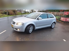 Audi A3 - 1.6 FSI Ambition 3 deurs