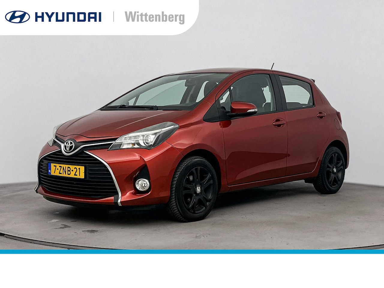 Toyota Yaris - 1.3 VVT-i ASPIRATION | NAVI | CLIMA | CRUISE | CAMERA | ZWARTE GELAKTE 15'' LM VELGEN | DA - AutoWereld.nl